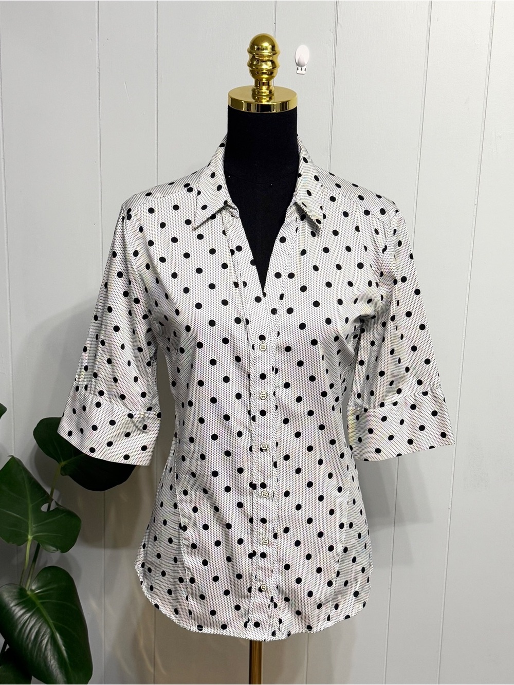 #17) 7 avenue NY White Button-Down Shirt with Black Polka Dots (Stretch)
